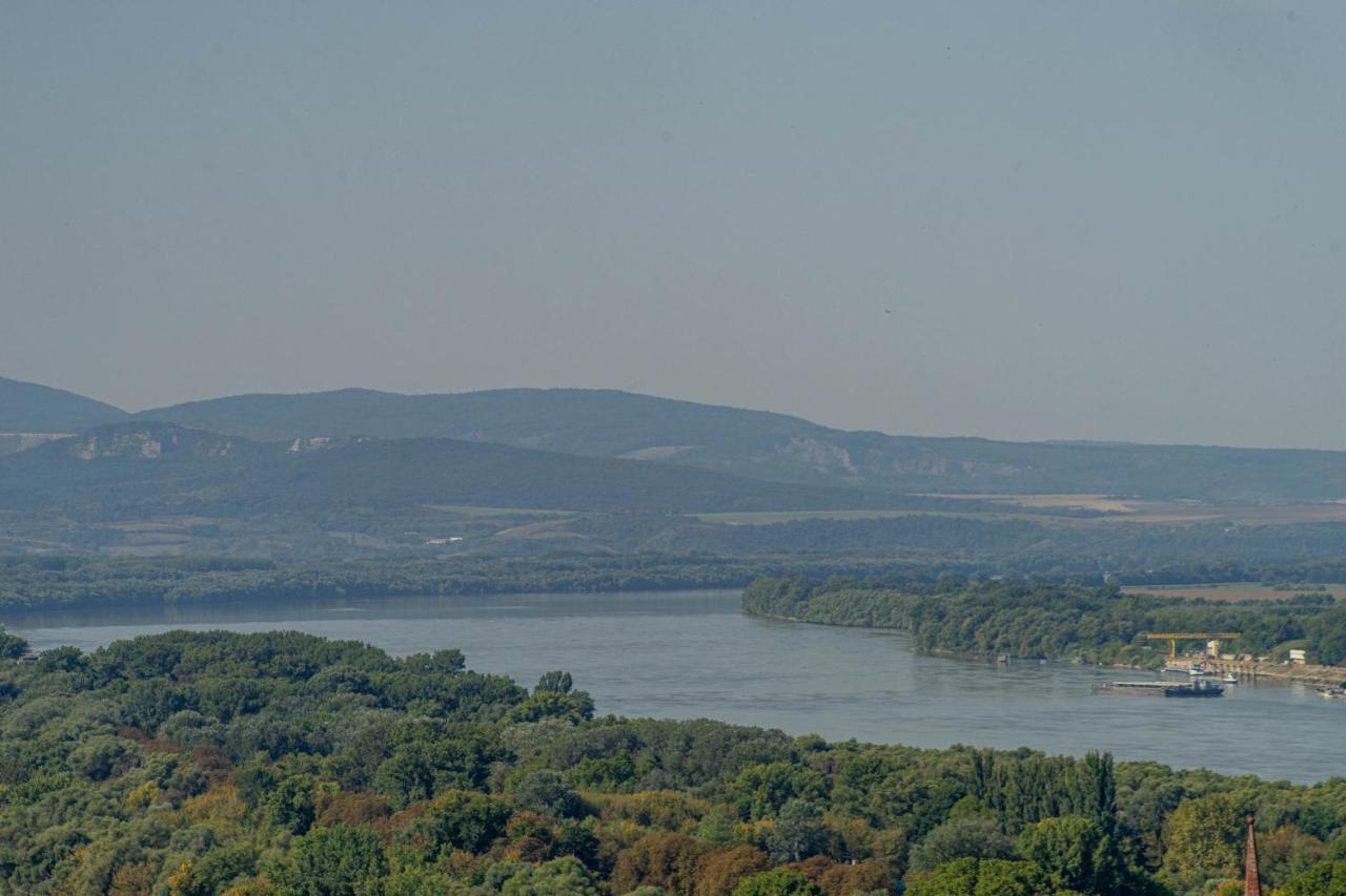 Panorama Apartmanhaz Esztergom Eksteriør billede